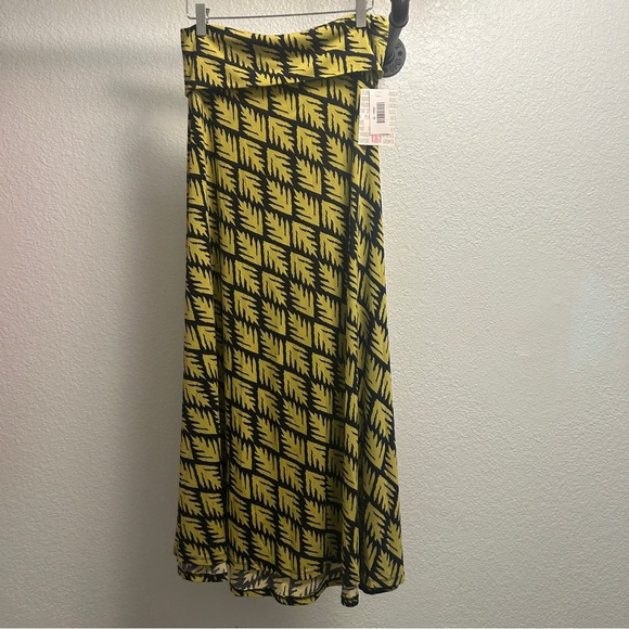 NEW Lularoe Maxi Skirt Women’s Size Medium Black and Green Leaf Print polyester - Picture 1 of 4
